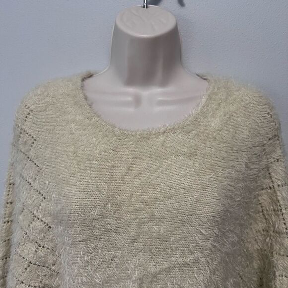 Lauren Michelle Pale Yellow Batwing Sweater Size L - Picture 2 of 6